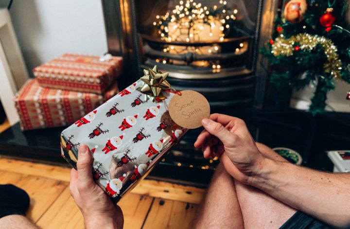 Secret Santa : 15 petits cadeaux pour gâter ses collègues de bureau -  Terrafemina